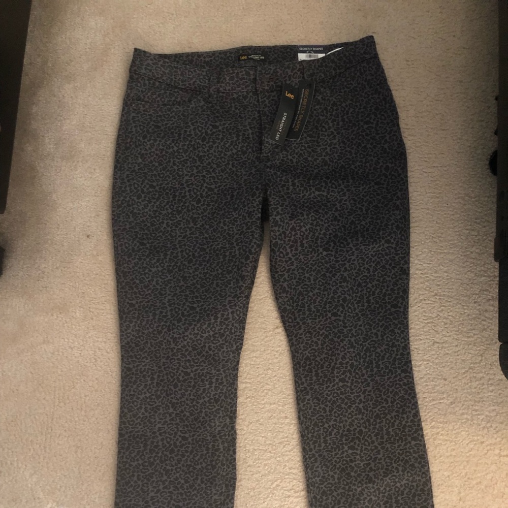 Lee Straight Leg Secretly Shapes leopard print